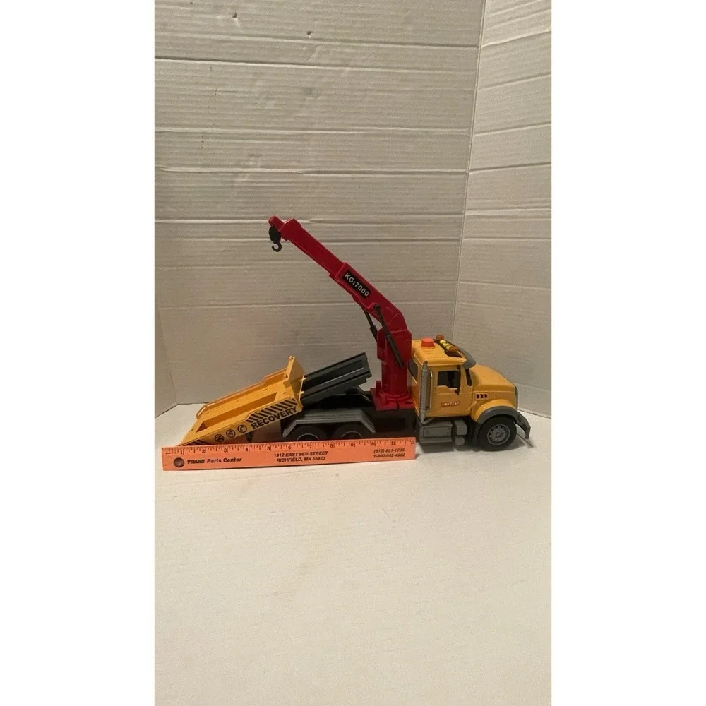 Toy Star KGT7000 Recovery Tow Truck Crane Wrecker Yellow Red Heavy Duty Toy